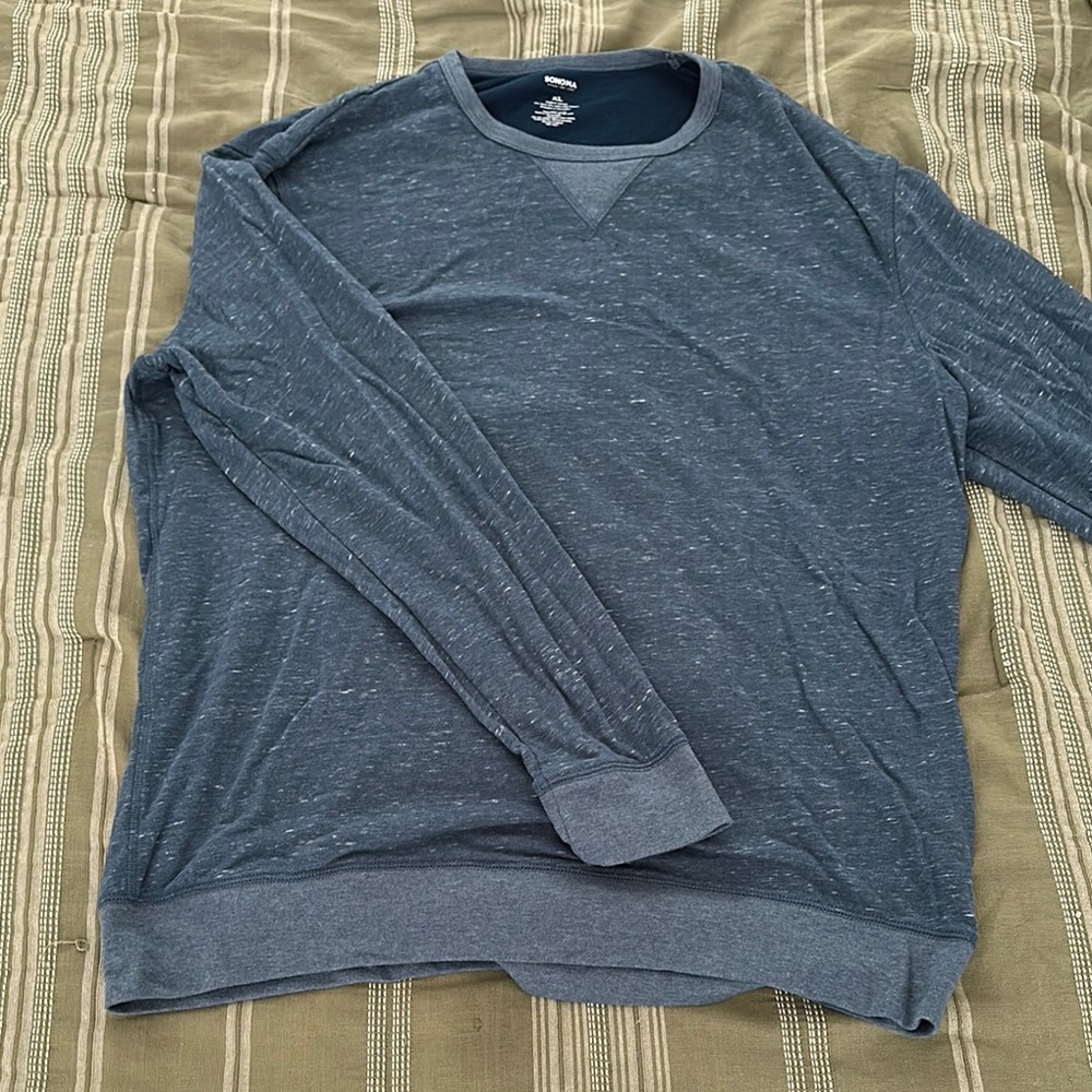 MOVING SALE! Men’s clothing bundle - Picture 4 of 7
